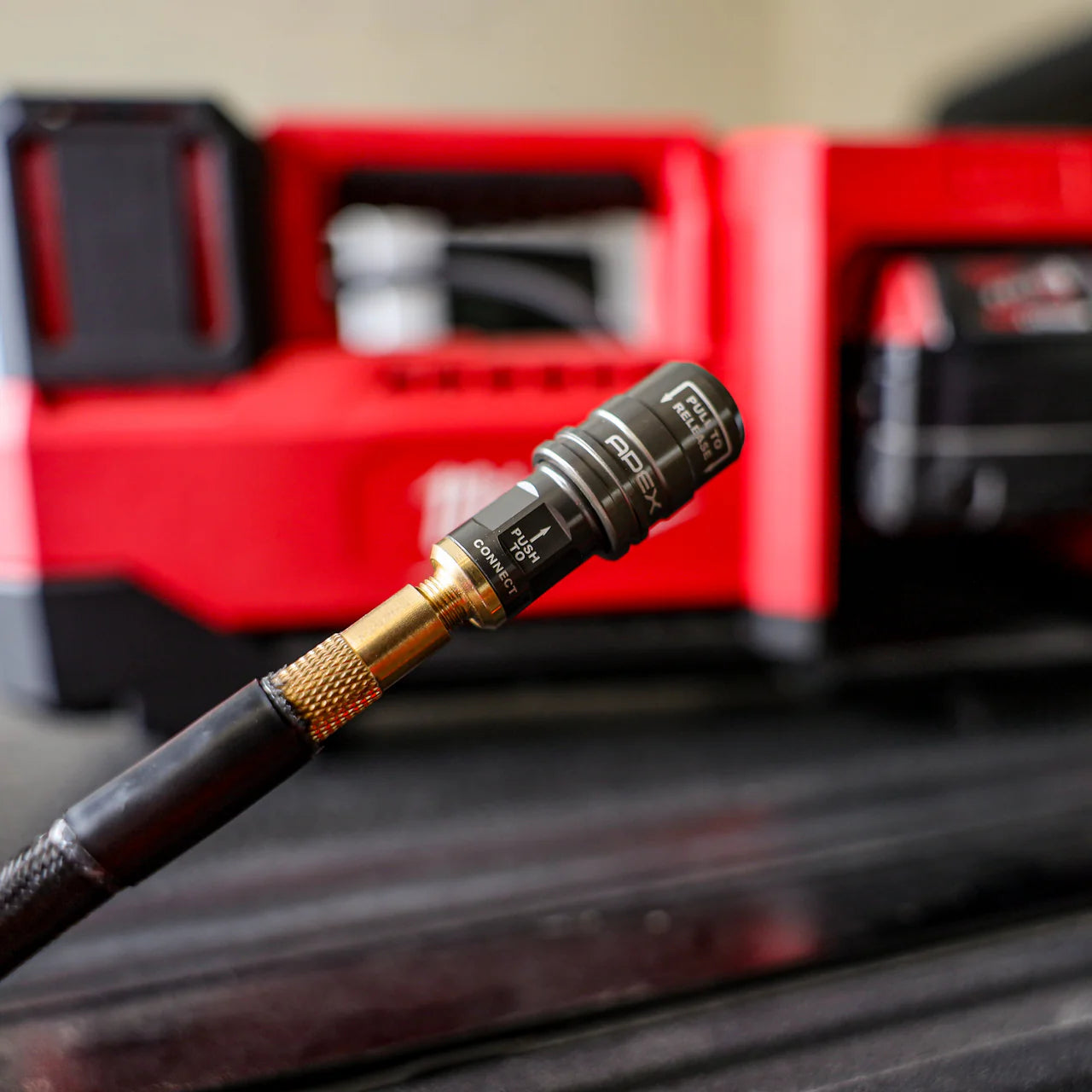 Apex  HIGH FLOW PUSH ON CHUCK - DIRECT CONNECT TO SCREW ON CHUCK (FITS MILWAUKEE AND OTHERS)